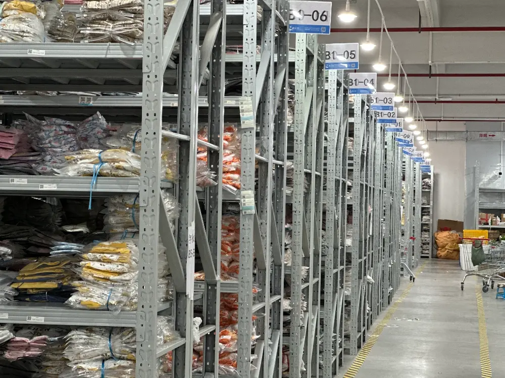 Children's clothing warehouse